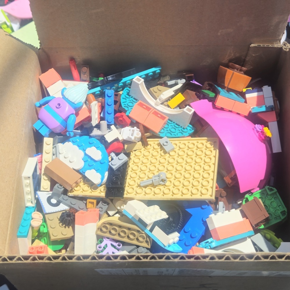 LEGOS Bulk Lot 4 lb Very Random Mixed Bricks Parts Plates Accessories Pieces